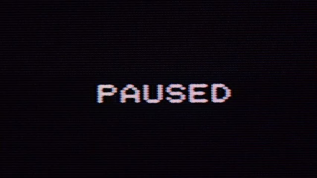 paused